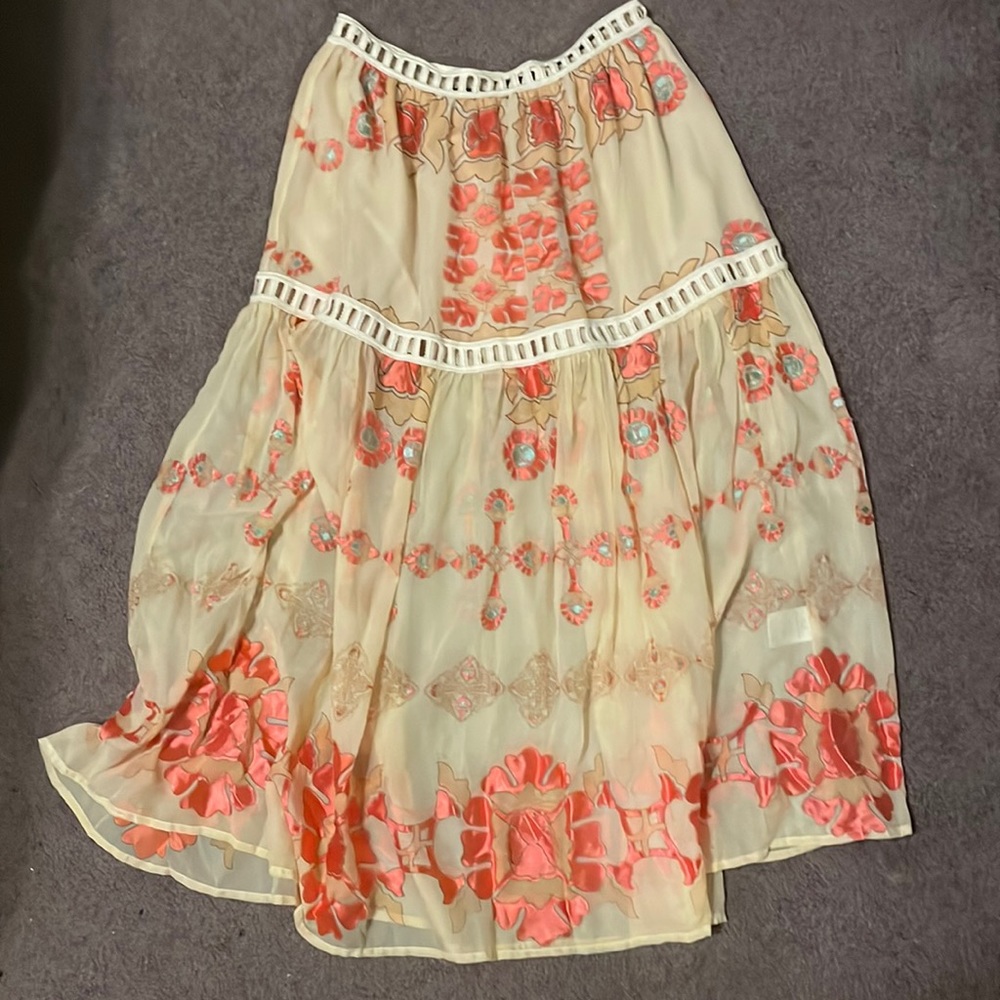 For love and lemons Sheer tan floral skirt size small